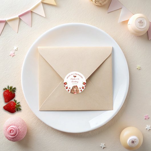 Sticker Rond Fille Anniversaire Fraise Rouge Ribbon