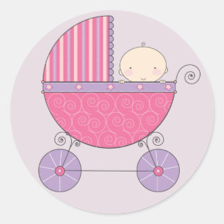 Sticker Rond Fille de bébé rose et pourpre en transport