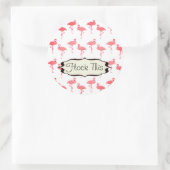 Sticker Rond Flamants Rose Se Rassemblent Autour de Ce Flamant (Sac)