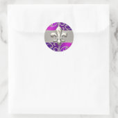 Sticker Rond Fleur de Lis rose violet et argenté (Sac)