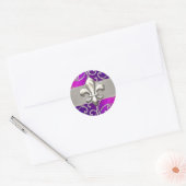 Sticker Rond Fleur de Lis rose violet et argenté (Enveloppe)