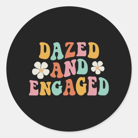 Sticker Rond Fleurs Dazées Et Engagées Partie Super Bachelorett (Devant)