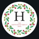 Sticker Rond Floral Christmas Wreath Family Nom monogramme<br><div class="desc">Floral Christmas Wreath Family Nom monogramme</div>