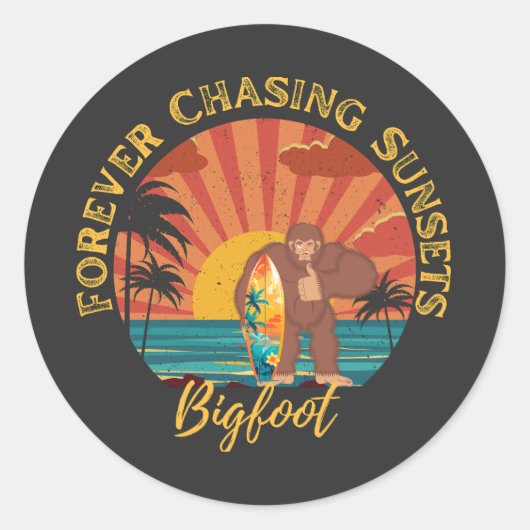 Sticker Rond Forever Chasing Sunsets Bigfoot Surf Noir (Devant)