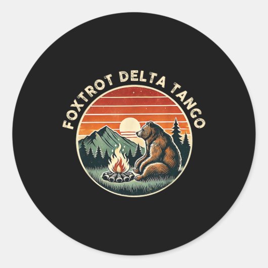 Sticker Rond Foxtrots Deltas Tangos Rétro Résister Bear Camping (Devant)