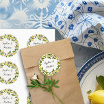 Sticker Rond Fruits d'agrumes à la citron et germe de fleurs<br><div class="desc">Les autocollants de mariage Lemon Grove avec les noms de mariée et de mariée à utiliser comme scellés d'enveloppe, toppers de cupcake, les autocollants de faveur, etc. Le design comprend une couronne de citrons, de verdure et de fleurs en fleurs. Parfait pour un thème mariage citron, mariage d'inspiration italienne, villa...</div>