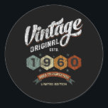 Sticker Rond Funny 65 Year Old 1960 Vintage 65th Birthday Gift<br><div class="desc">Célébrez En Style Avec Ce Cadeau D'Anniversaire Unique Et Amusant D'Inspiration Vintage! Ce Graphique D'Anniversaire Met En Lumière Parfaitement Votre Étape Spéciale. Que vous soyez âgé de 9, 21, 30, 40, 50 ans, ou que vous soyez âgé d'un autre âge, montrez fièrement votre statut légendaire avec Humour et nostalgie. Ce...</div>
