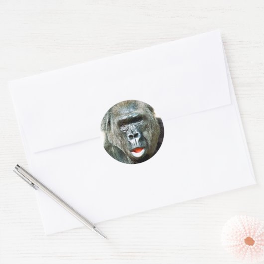 STICKER ROND FUNNY CUTE GORILLA (Enveloppe)