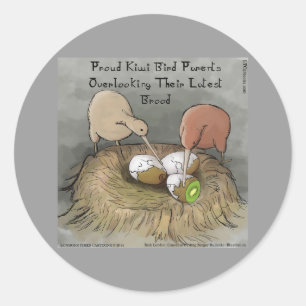 Sticker Rond Funny Kiwi Birds Tending Their Fruit