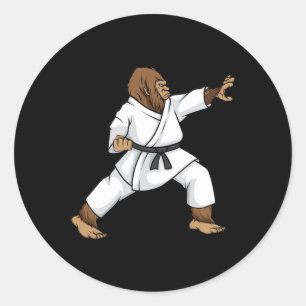 Sticker Rond Funny Ninja Bigfoot Faire Du Karaté Avec Samurai D