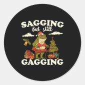 Sticker Rond Funny Sagging But Still Gagging Santa Frog Meme Ch (Devant)