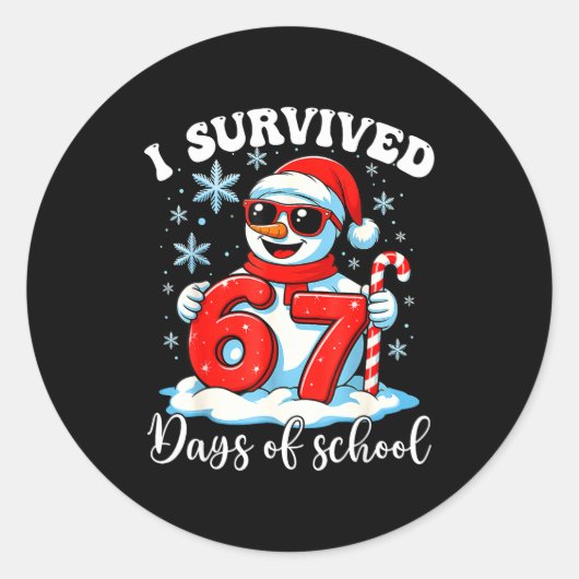 Sticker Rond Funny Snowman I Survived 67 Days Of School Holiday (Devant)
