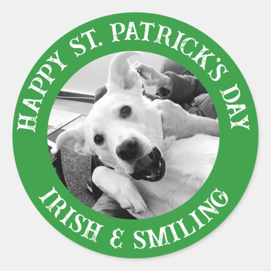 Sticker Rond Funny St. Patrick's Day Irlandais et chien sourian (Devant)
