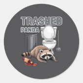 Sticker Rond Funny Trashed Panda Raccoon Gets Drunk (Devant)