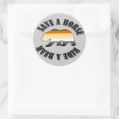 STICKER ROND GAY OURS FIDE SAUVER UN CHEVAL UN OURS (Sac)