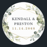 Sticker Rond Géométrique Verdure Or moderne Mariage succulent<br><div class="desc">Le design comprend des eucalyptus,  des succulents et des éléments de verdure dans des tons de sauge poussiéreux et de bleu/gris avec un cadre de courroie géométrique en terrarium de couleur or imprimé.</div>