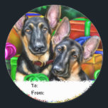 Sticker Rond German Shepherd Open Gifts Christmas Cadeaux Tags<br><div class="desc">Ces deux chiots bergers allemands ne peuvent pas attendre plus longtemps pour déchirer tous les présents - leurs yeux mendiants disent que tout peut-on les ouvrir MAINTENANT? ! Les chiots de vacances seront certainement les favoris cette année.</div>