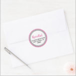 Sticker Rond Glittery Dark Pink & Silver Adresse de retour<br><div class="desc">Cet autocollant tendance présente une fausse parties scintillant brillante superposée à un arrière - plan de couleur solide. Utilisez le formulaire modèle pour ajouter vos propres informations. La fonction "Personnaliser" peut être utilisée pour modifier le style,  la couleur et la disposition de la police.</div>
