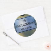 STICKER ROND GO SKATEBOARING (Enveloppe)