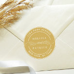 Sticker Rond Gold Elegant Couple Names Mariage Adresse de retou<br><div class="desc">Autocollant rond jaune et blanc élégant avec vos noms et adresse de retour.</div>