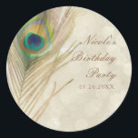 Sticker Rond Gold Exotic Peacock Feather Glam Party Favoriser<br><div class="desc">Gold Exotic Peacock Feather Glam Party Favoriser les autocollants. Customisez avec le texte que vous voulez.</div>