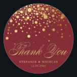 Sticker Rond Gold Foil Confetti Bourgogne Merci Mariage<br><div class="desc">Ces autocollants de remerciement mariages sont dotés d'une conception de points confetti en faux or stylisée associée à un script élégant pour un look poli et moderne. Disponibles dans une variété de couleurs arrière - plans, ils peuvent être customisés avec vos noms et date de mariage pour convenir à votre...</div>