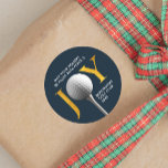 Sticker Rond Golf Joy & Peace Christmas<br><div class="desc">Célébrez la saison avec une touche d'élégance et un amour pour le jeu. Cet autocollant rond de Noël présente le message joyeux "JOY" dans une empreinte élégante de couleur or, ajoutant une sensation festive personnalisée à votre accessoire de vacances. Le tour intelligent ? Le "O" dans "JOY" est remplacé par...</div>