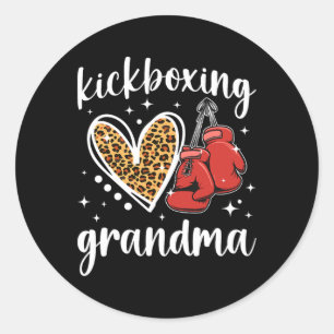 Sticker Rond Grand-mère de kickboxing d'une grand-mère de kickb