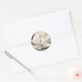 Sticker Rond Grande Fleur blanche de Magnolia (Enveloppe)