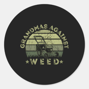 Sticker Rond Grandmas Contre Le Moulage De La Pelouse De Mauvai