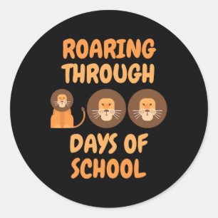Sticker Rond Gravement À Travers 100 Jours De Lions Scolaires E