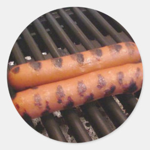 Sticker Rond Griller de deux hot dogs