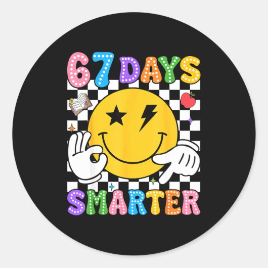 Sticker Rond Groovy 67th Day Of School Shirt 67 Days Smarter Te (Devant)