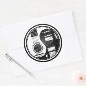 Sticker Rond Guitares électriques acoustiques blanches et noire (Enveloppe)