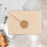 Sticker Rond Gypsophila Goldenrod Mariage Classic Round<br><div class="desc">Gypsophila autour des bords avec arrière - plan en terre cuite et texte blanc off.</div>