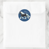 Sticker Rond Gypsy Vanner, élégance en mouvement (Sac)
