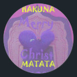 Sticker Rond Hakuna Matata Merry Christmas Love Design.jpg<br><div class="desc">Hakuna Matata Joyeux Noël Amour Design. Kwanzaa et Hanuka sont quelques-uns des festivals les plus connus de peu mais si vous y pensez, il n'y a rien d'aussi important que d'être en vacances. C'est le moment spécial de l'année où vous voulez juste célébrer et la période des fêtes de Noël...</div>