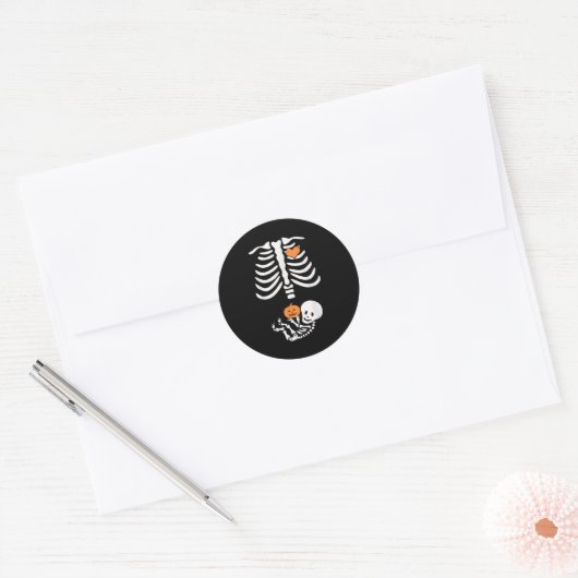 Sticker Rond Halloween Maternity Skeleton Baby Heart Pregnancy (Enveloppe)