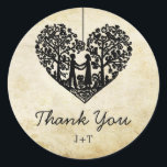 Sticker Rond Hanging Heart Tree Vintage Wedding Collection<br><div class="desc">Ces autocollants de mariage ont un arbre suspendu romantique, et bientôt être mari et femme, qui est sculpté en forme de coeur. L'arrière - plan vintage effet rend ces autocollants parfaits pour tout couple qui planifie un mariage antique romantique. Ces autocollants peuvent facilement être customisés pour répondre à vos besoins...</div>