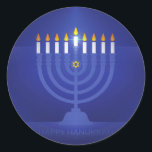 Sticker Rond hanoukka heureuse bleue<br><div class="desc">"blue happy hannukah",  "happy hannukah",  "joyeuses fêtes" "couturière hannukah",  "couturière channukah",  "étoile de david",  hannukah,  Hanoukka,  channuka,  channukah,  chanukkah,  hannuka,  hébreu,  juif,  juif,  judaïsme,  judaïsme,  menora,  orah les vacances, </div>