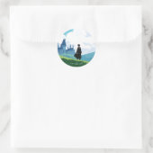Sticker Rond HARRY POTTER™ Surplombant le château HOGWARTS™ (Sac)