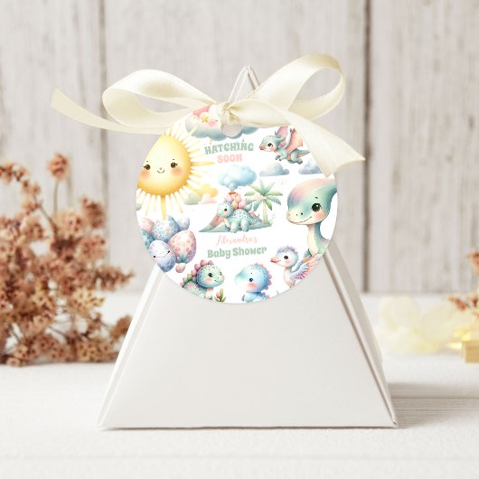 Sticker Rond Hatching Pastel Whimsical Bientôt Baby shower Dino
