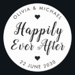 Sticker Rond Heureusement Jamais Après Merci Sweet Wedding Favo<br><div class="desc">Un Sticker Étiquette Noir Classique de Mariage Favor avec "Happily Ever After" dans un style rustique moderne et élégant calligraphie de police et accents de coeur. Vous pouvez facilement le personnaliser avec vos noms et date mariage.</div>