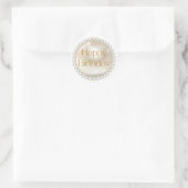 Sticker Rond heureux anniversaire or script perles blanches (Sac)