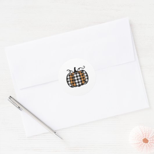 Sticker Rond Hey Citrouille Buffalo Plaid Pour Automne L'Automn (Enveloppe)