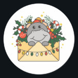Sticker Rond Hippo Christmas Letter Winter Animals Hippos<br><div class="desc">L'hippo à Noël comme salutation de Noël. Animaux amusants dans la lettre pour les vacances. Un doux salut de Noël. Les hippopotames sont des animaux mignons et parfaits pour Noël.</div>