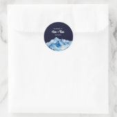 Sticker Rond Hiver Bleu Blanc Snowy Mountains Mariage (Sac)