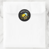 Sticker Rond Humble Bee Funny Bumblebee Pun Dark BG (Sac)