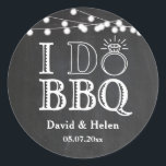 Sticker Rond I DO BBBQ Chalkboard Mariage Engagement Barbecue<br><div class="desc">JE FAIS BBQ Chalkboard Mariage Engagment Barbecue Classic Round Sticker. Pour plus de personnalisation,  cliquez sur le bouton "Customiser" et utilisez notre outil de conception pour modifier ce modèle.</div>