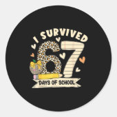 Sticker Rond I Survived 67 Days Of School Funny Leopard Student (Devant)